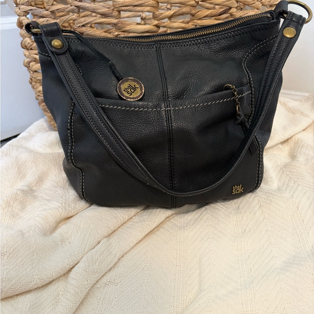 The Sak Black Shoulder Bag with Sleek Design